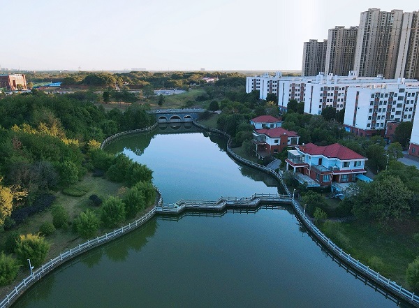 人工湖